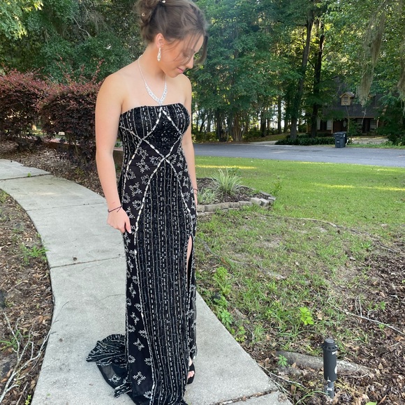 Size 0 Strapless Prom Dress - Picture 3 of 4